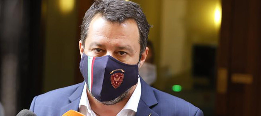 Salvini a Draghi: via le mascherine, punizione inutile