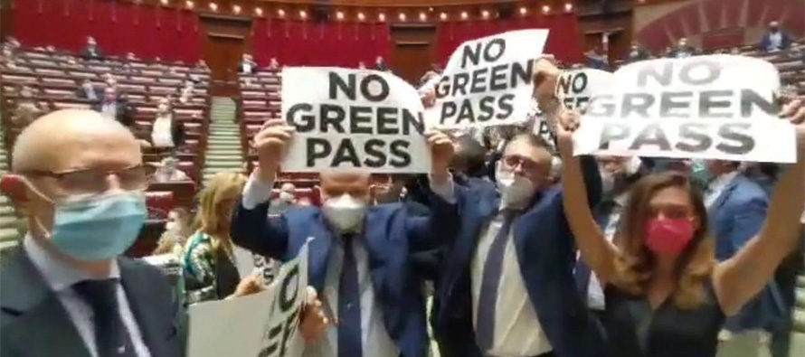 Camera, Fratelli d’Italia protesta contro il Green Pass