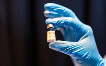 Covid-19: la FDA approva definitivamente il Pfizer-BioNTech