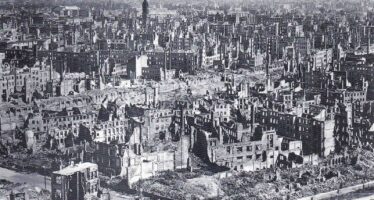 Il bombardamento di Dresda: il crimine di guerra degli Alleati?
