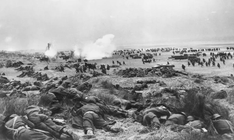 La battaglia di Dunkerque, 1940. L’evacuazione di 338.000 soldati in fuga dai tedeschi
