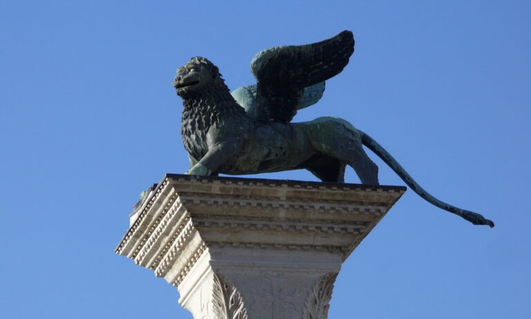 Sorpresa in Piazza San Marco, l’icona di Venezia è una scultura cinese della dinastia Tang