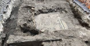 Tivoli: scoperto mosaico romano e tombe medievali nel centro storico