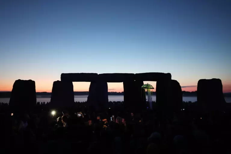 Stonehenge: nuova datazione svela l’origine delle pietre e il trasporto