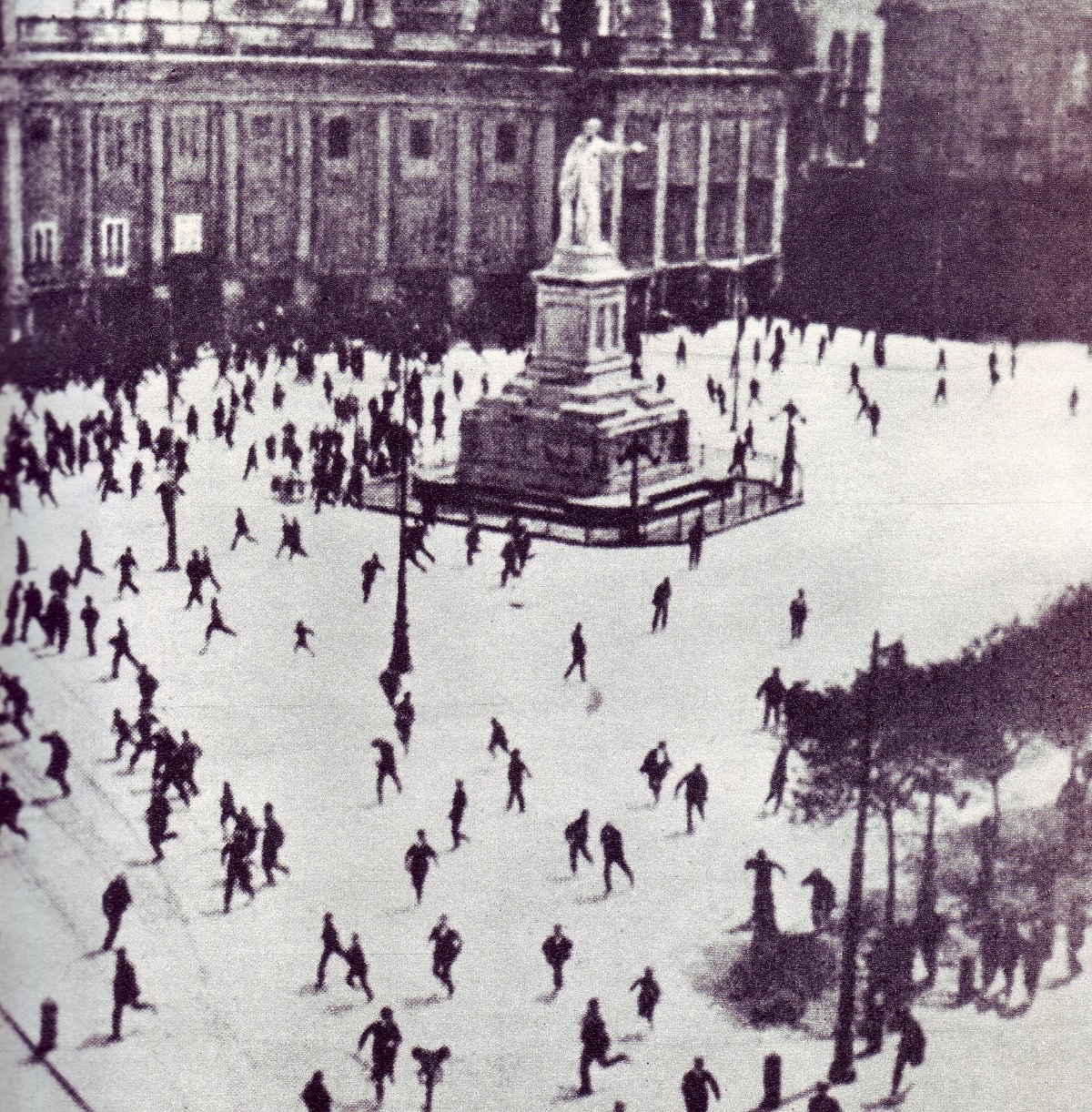 Biennio rosso: a Napoli il corteo del primo maggio 1920 disperso dalle guardie regie